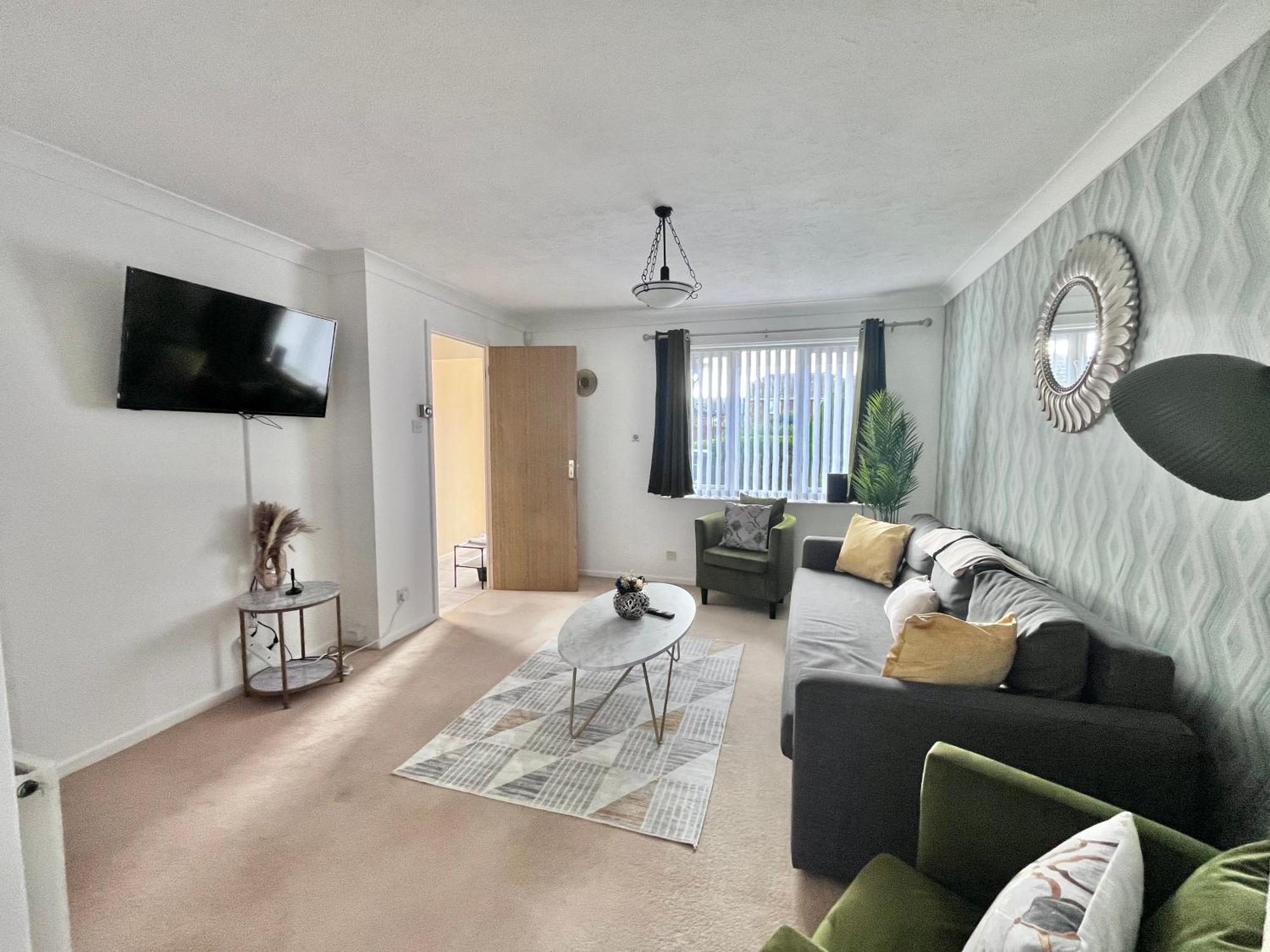 Lush House Close To Ashford Town Centre With Driveway Exterior foto